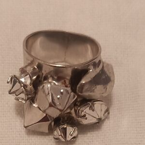 Elegant Silver Cluster Ring